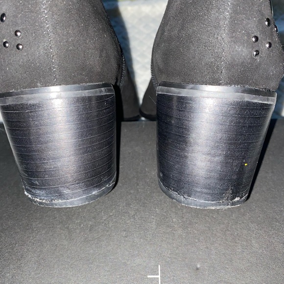 Tahari Black ankle boots , size 9 - Picture 5 of 12